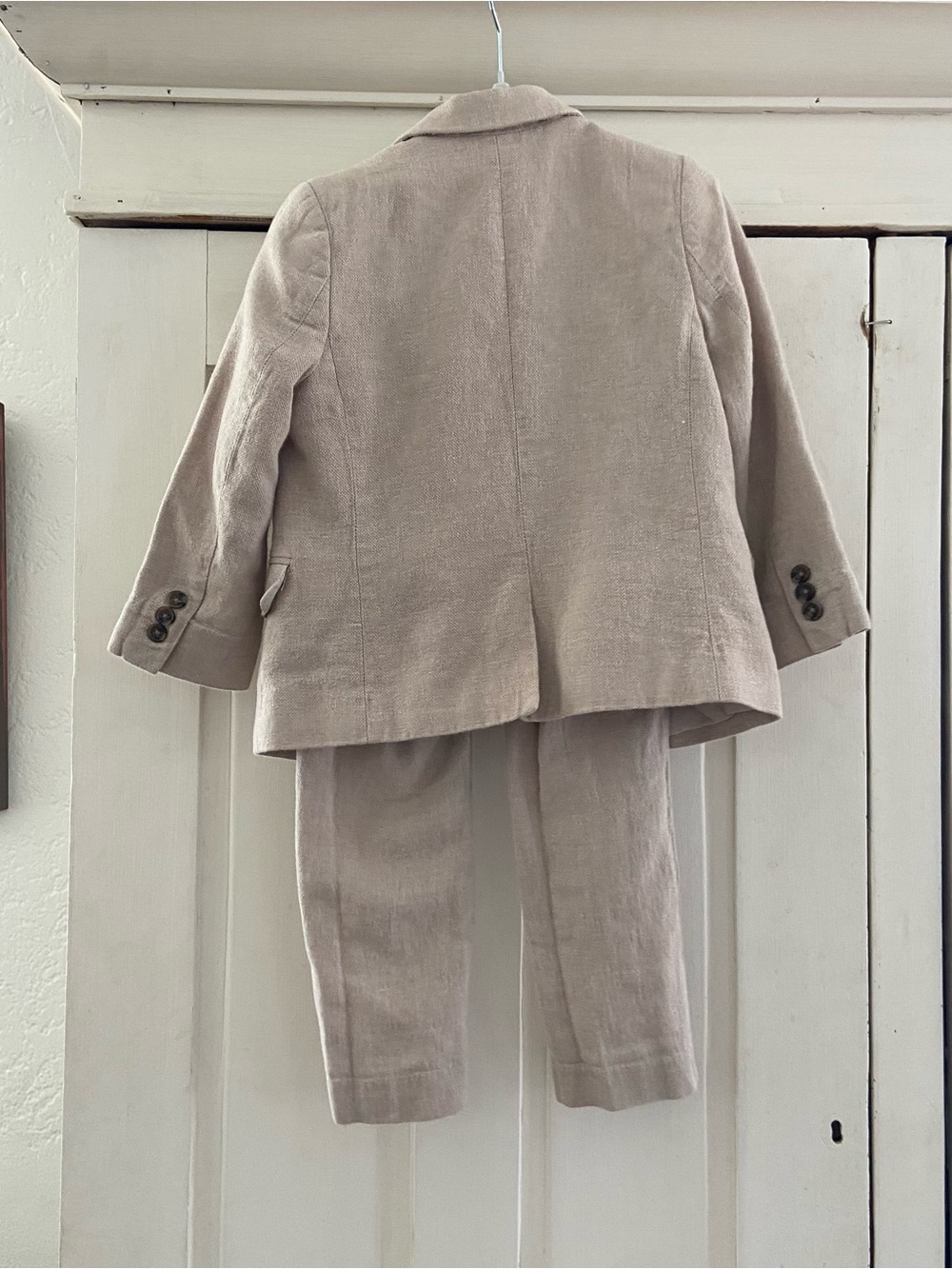H&M Light Beige 4t Suit Set - Picture 2 of 6